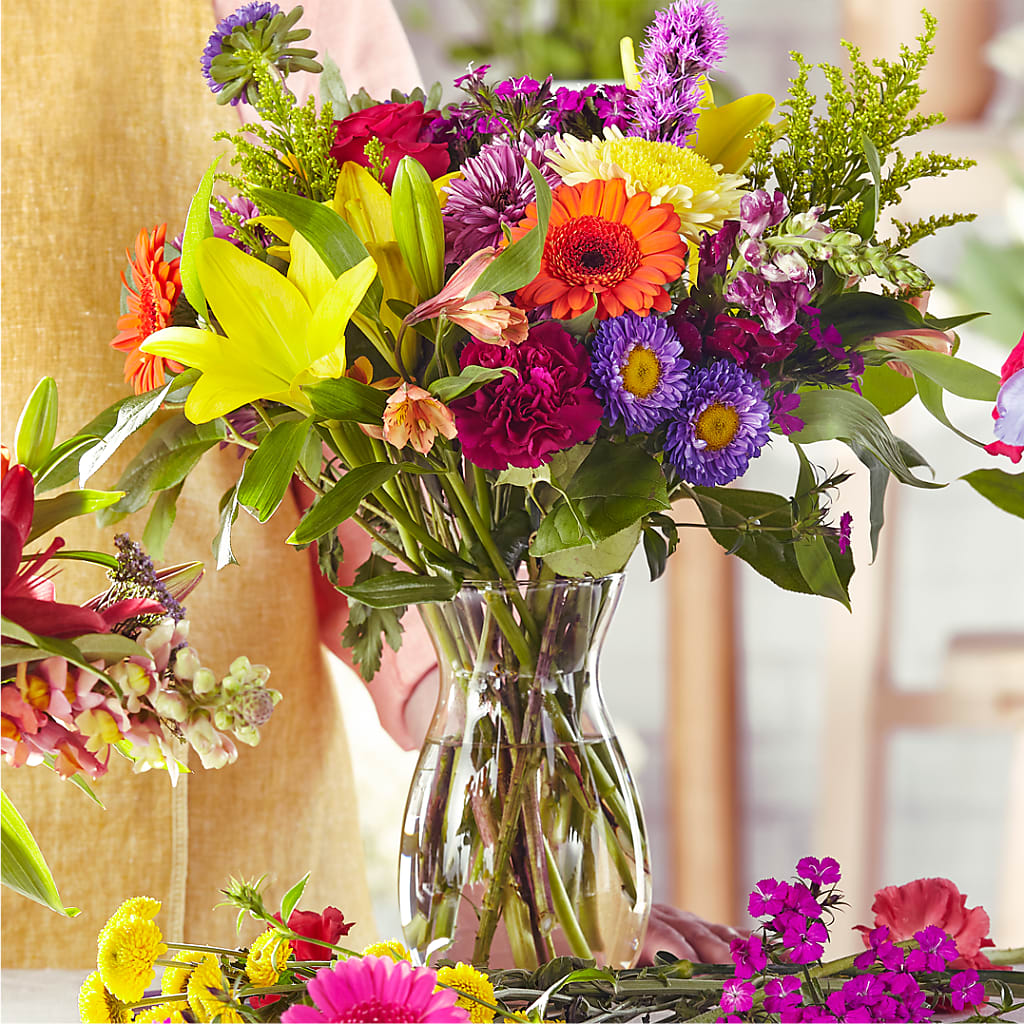 Bold & Bright – A Florist Original – Fleuriste Ampleman Florist Enr, Chateauguay PQ