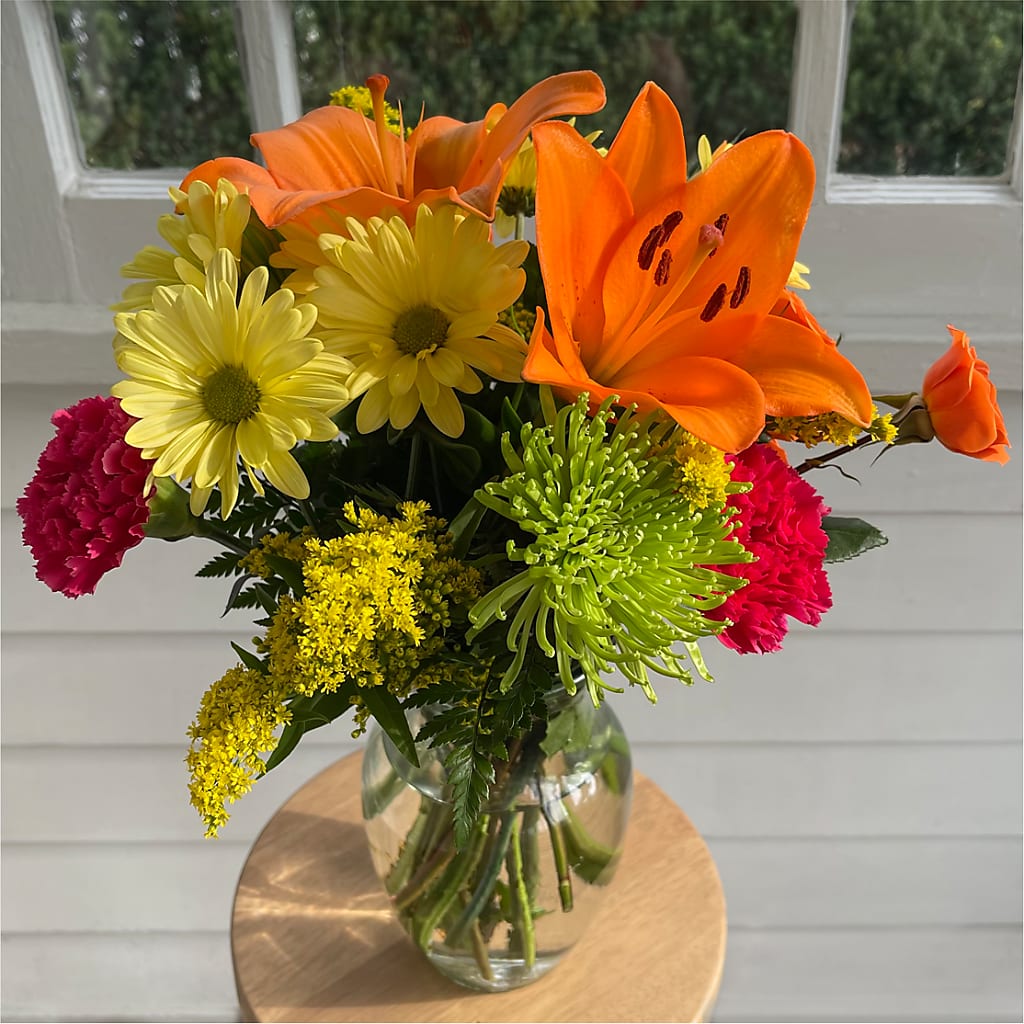 Bold & Bright – A Florist Original – Fleuriste Ampleman Florist Enr, Chateauguay PQ