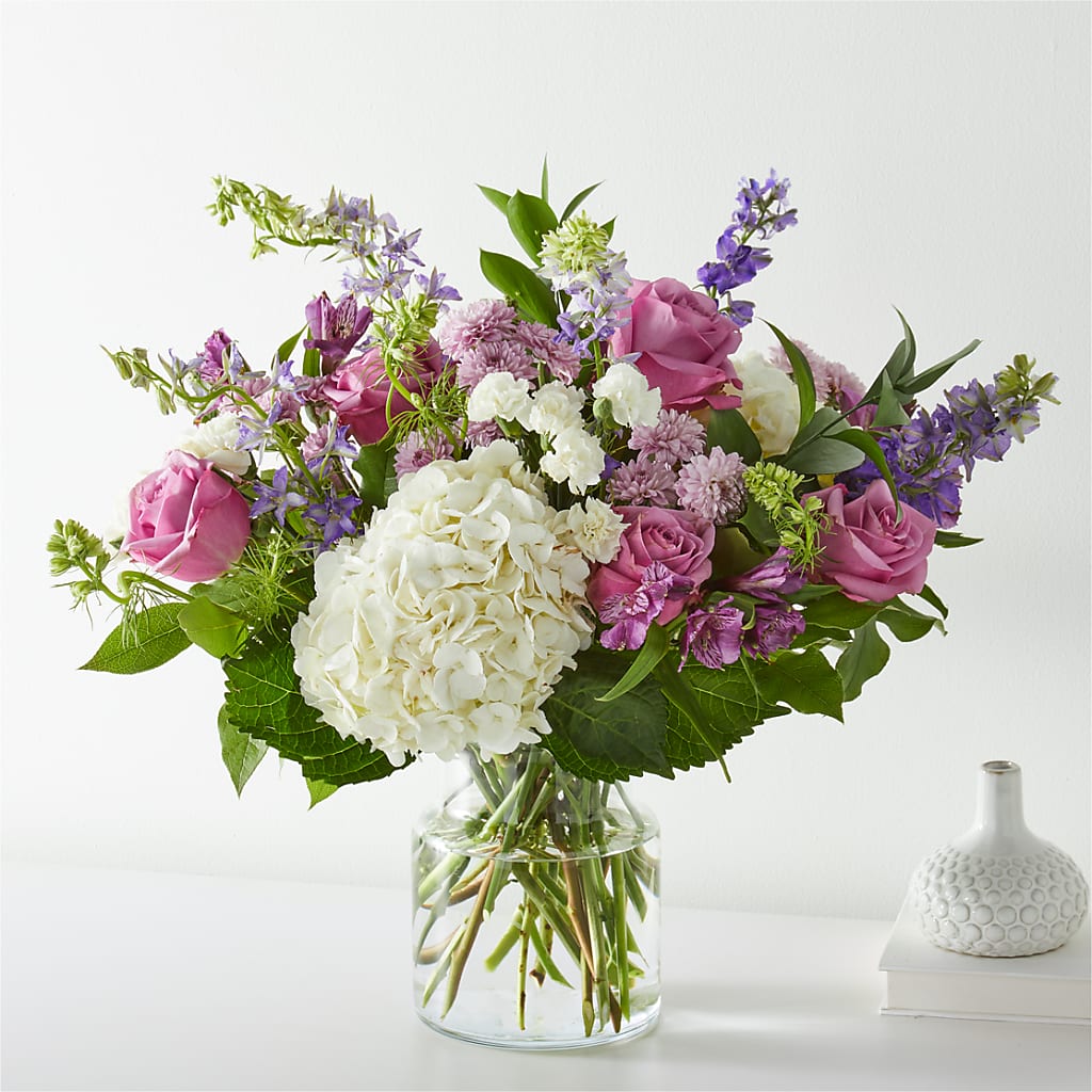Violet Caress Bouquet – Fleuriste Ampleman Florist Enr, Chateauguay PQ