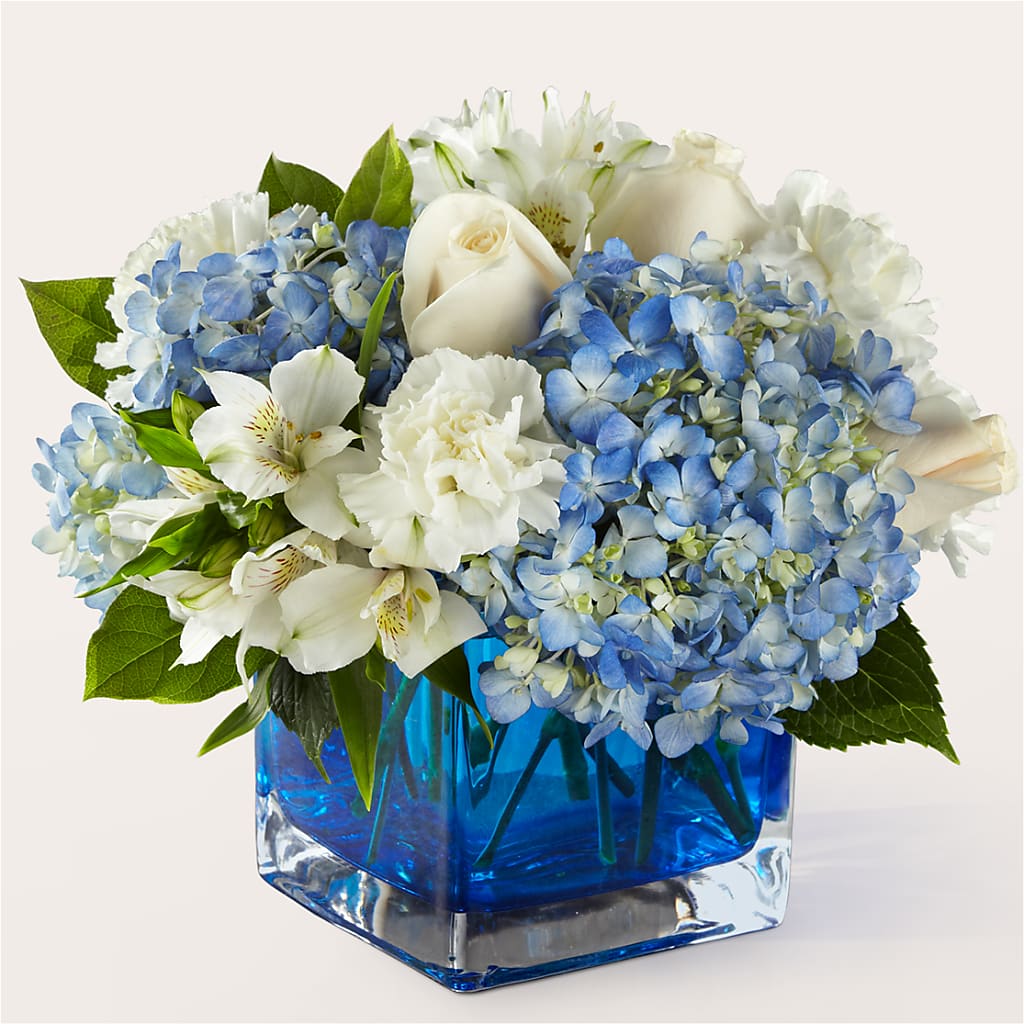 Soothing Waters Bouquet – Fleuriste Ampleman Florist Enr, Chateauguay PQ