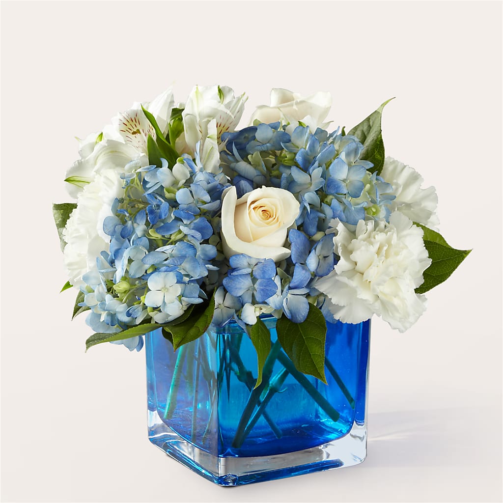 Soothing Waters Bouquet – Fleuriste Ampleman Florist Enr, Chateauguay PQ