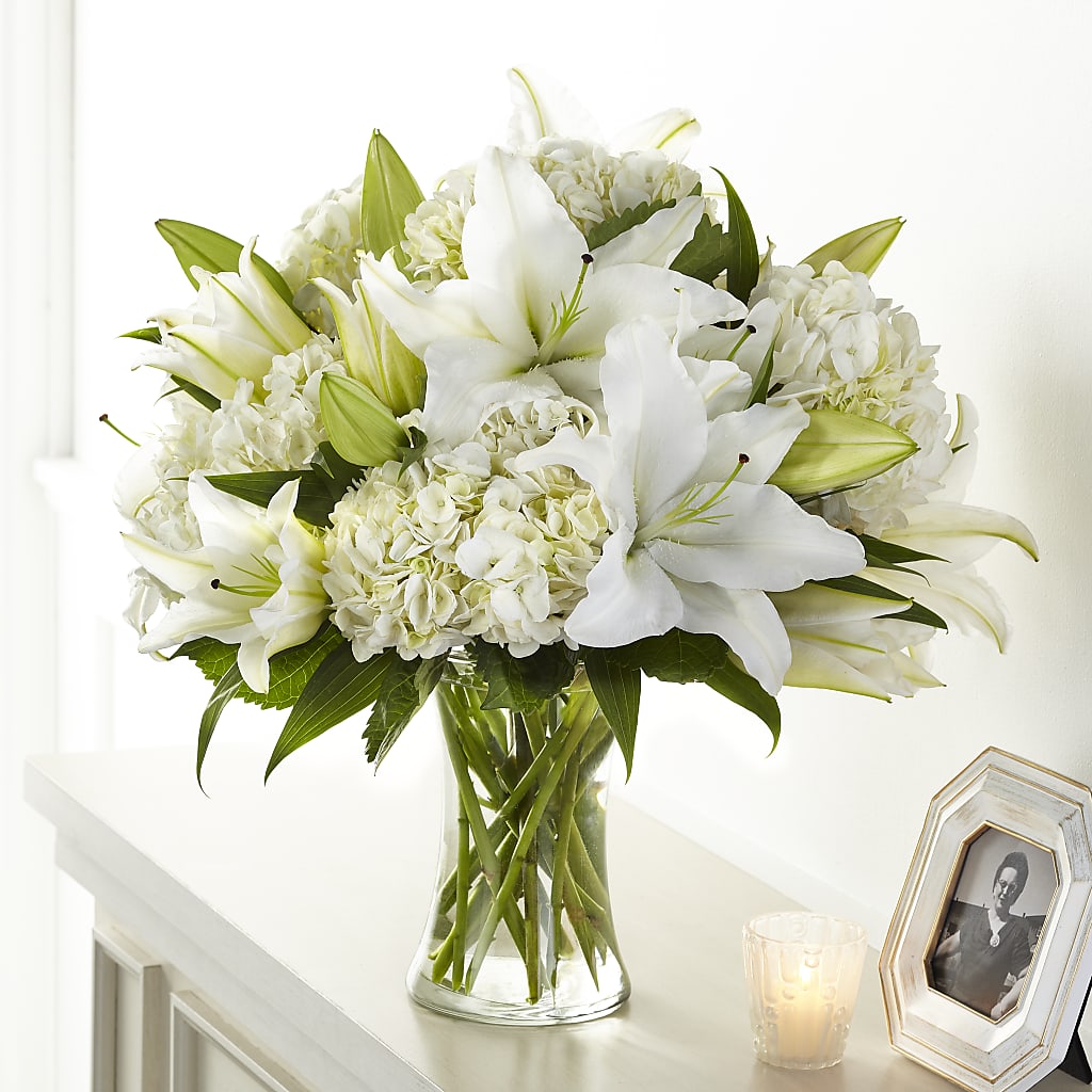 Compassionate Lily Bouquet – Fleuriste Ampleman Florist Enr, Chateauguay PQ