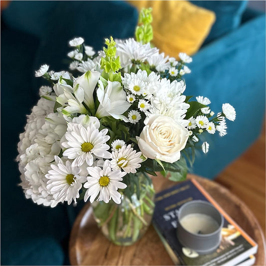 Classic Ivory – A Florist Original – Fleuriste Ampleman Florist Enr, Chateauguay PQ