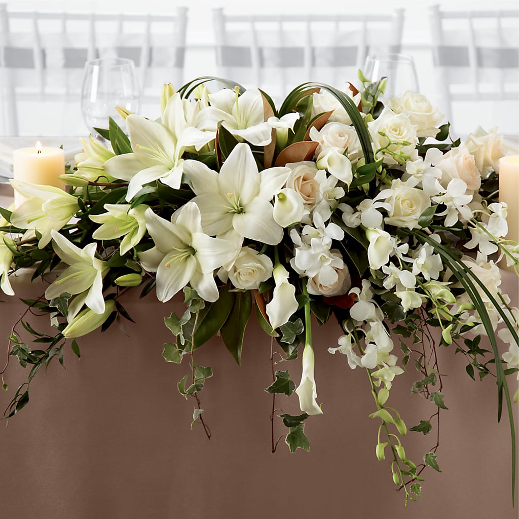 White Linen Arrangement – Fleuriste Ampleman Florist Enr, Chateauguay PQ