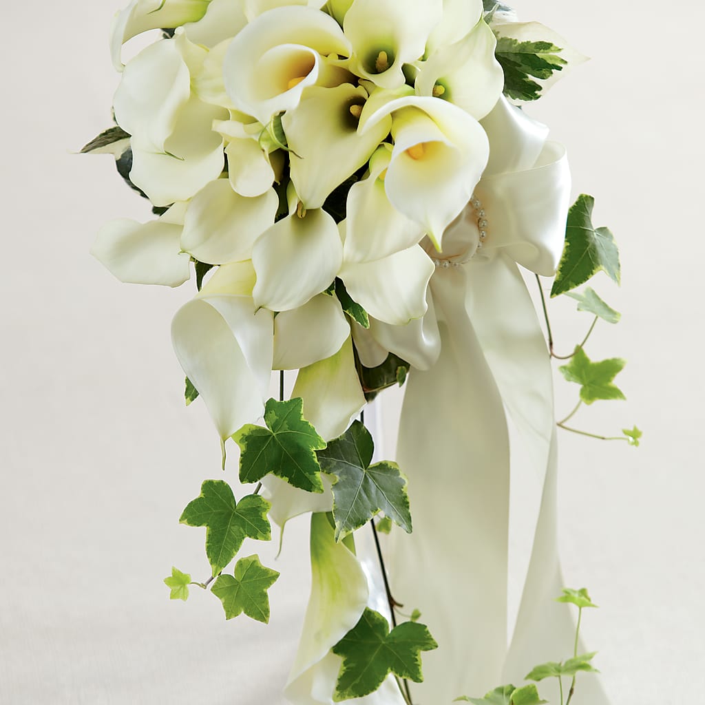 White Chapel Bouquet – Fleuriste Ampleman Florist Enr, Chateauguay PQ