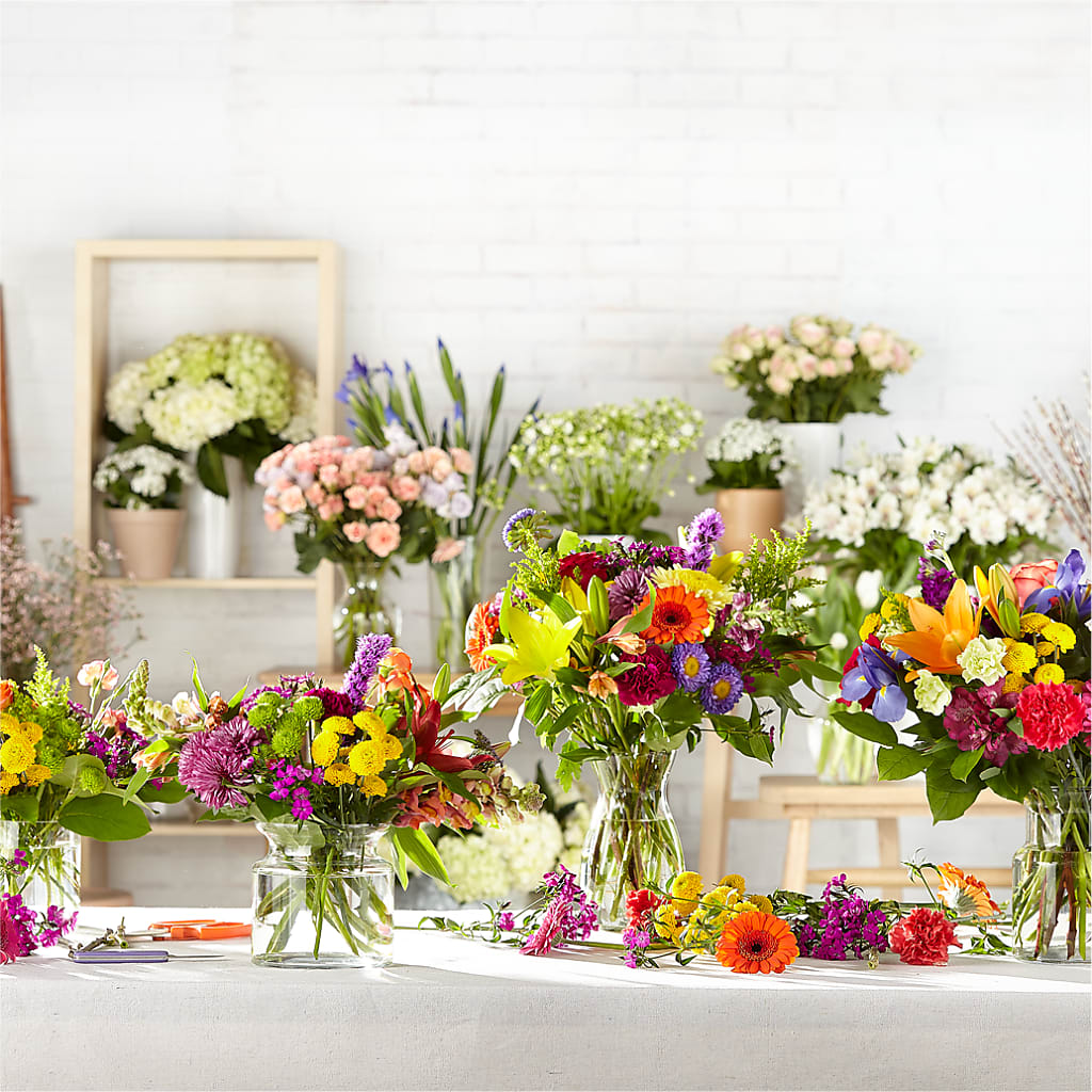 Bold & Bright – A Florist Original –  Fleuriste Ampleman Florist Enr, Chateauguay PQ