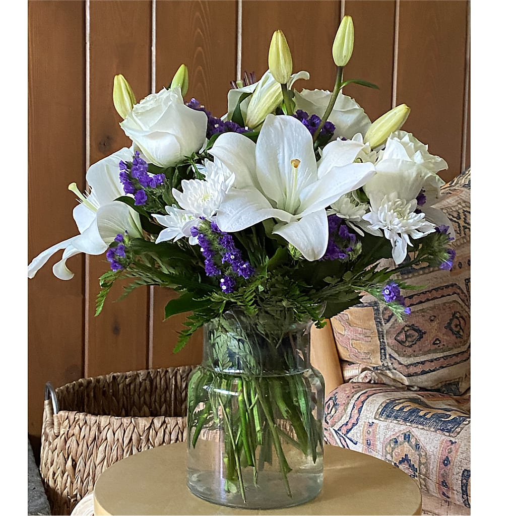 Beyond Blue Bouquet –  Fleuriste Ampleman Florist Enr, Chateauguay PQ