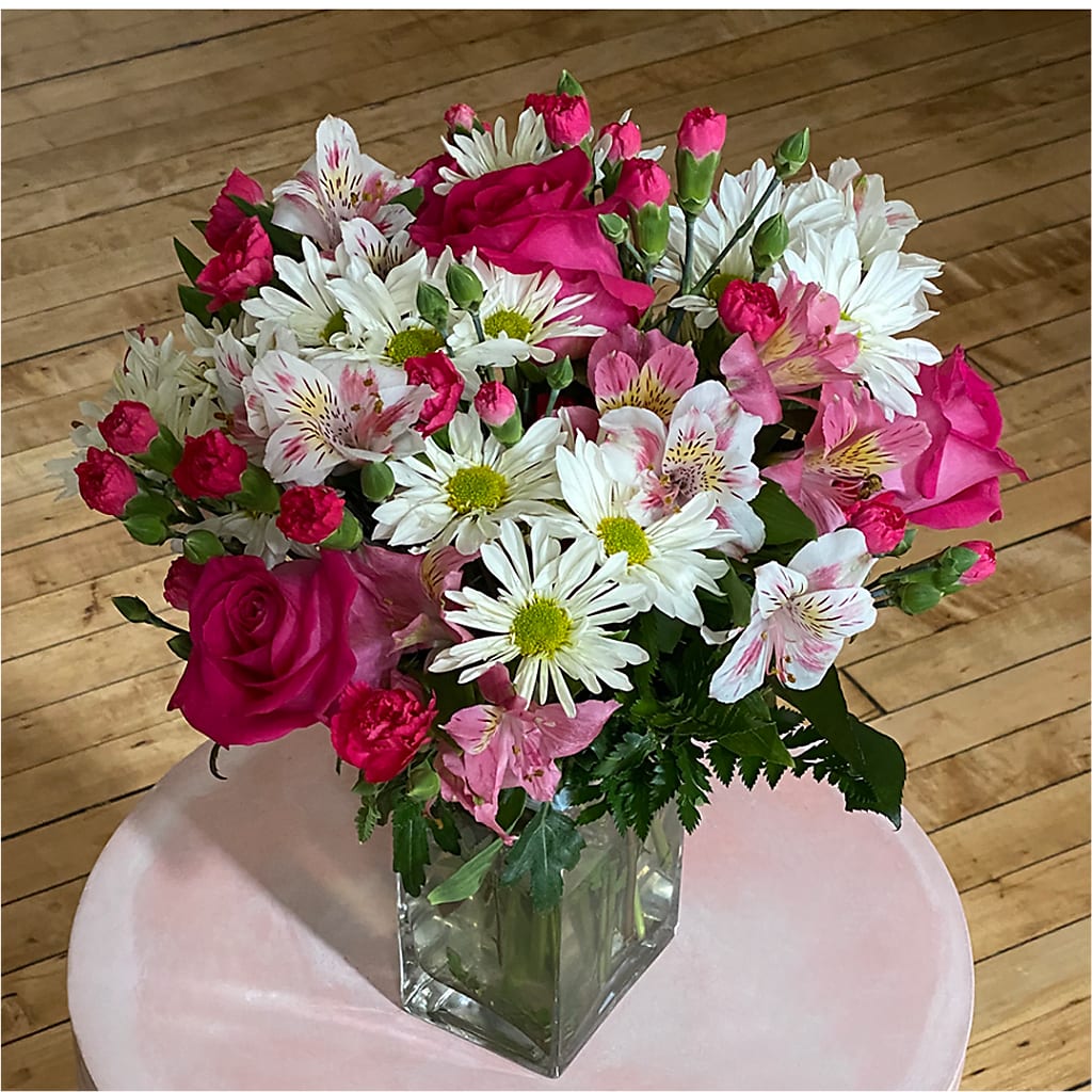 Sweet Surprises® Bouquet –  Fleuriste Ampleman Florist Enr, Chateauguay PQ