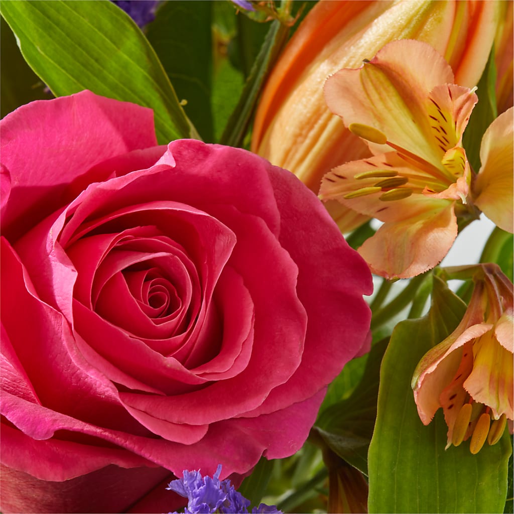 Joyful Bouquet –  Fleuriste Ampleman Florist Enr, Chateauguay PQ