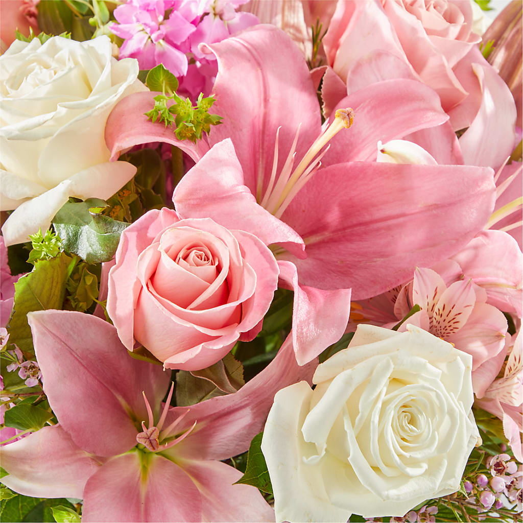 Ethereal Beauty Bouquet –  Fleuriste Ampleman Florist Enr, Chateauguay PQ