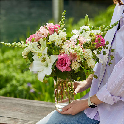 Fondly Bouquet –  Fleuriste Ampleman Florist Enr, Chateauguay PQ